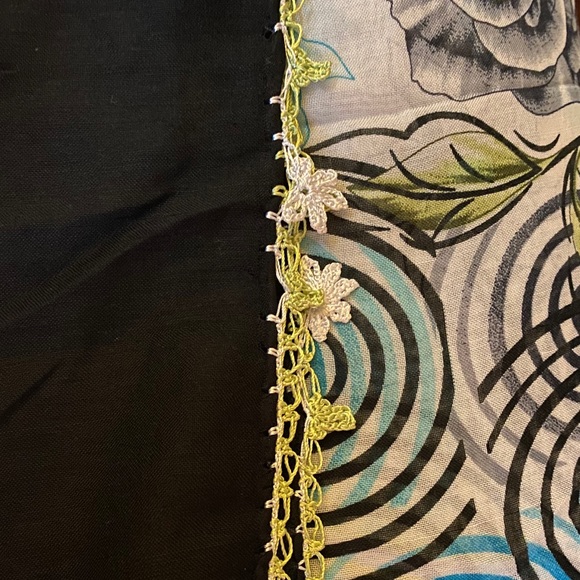 Beautiful scarf from Bulgaria - Picture 4 of 10